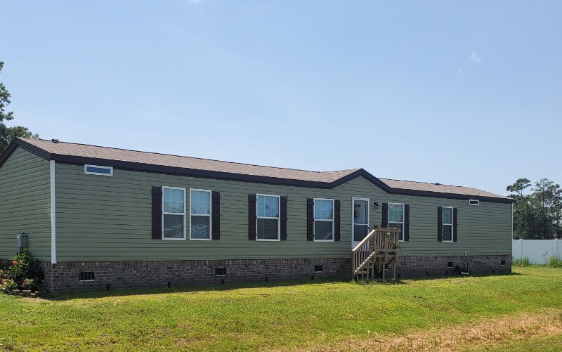 936 Pineclair Dr SW in Calabash, NC - Building Photo