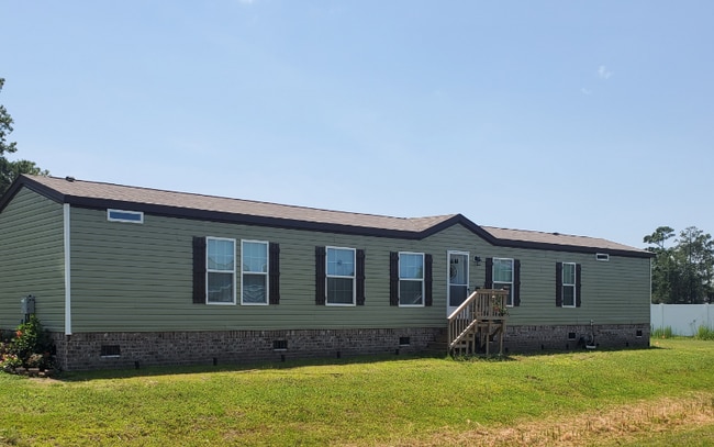 property at 936 Pineclair Dr SW