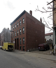 281-285 W Third St in South Boston, MA - Building Photo - Building Photo