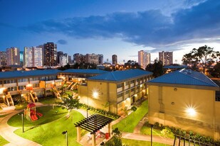 Waena Apartments in Honolulu, HI - Building Photo