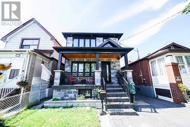 50 Gray Ave in Toronto, ON - Building Photo