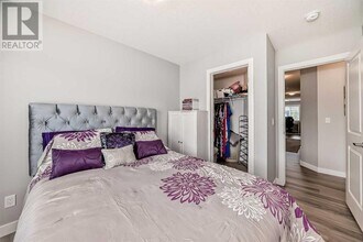 204 Crestbrook Common SW in Calgary, AB - Building Photo - Building Photo