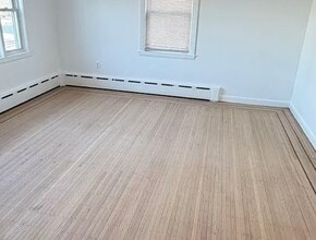 289 Milton St in Dedham, MA - Building Photo - Building Photo