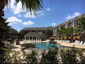 1198 Jones Butler Rd, Unit 105 in College Station, TX - Foto de edificio - Building Photo