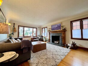 2335 47th Ave SW in Seattle, WA - Building Photo - Building Photo