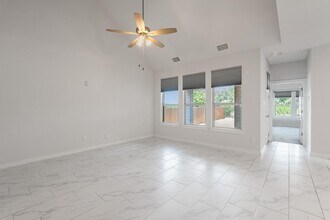 8215 Prairie Rye Dr in Lago Vista, TX - Building Photo - Building Photo