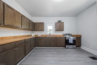 7855 East St in Adamsville, OH - Building Photo - Building Photo