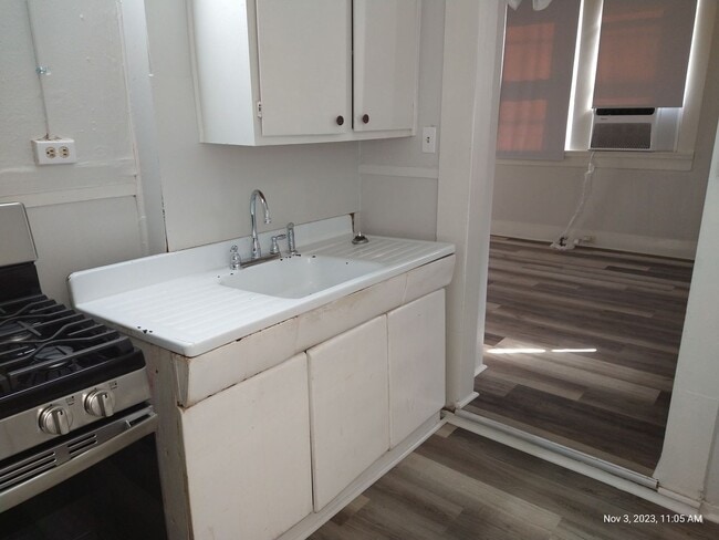 822 E Carson St in San Antonio, TX - Foto de edificio - Building Photo