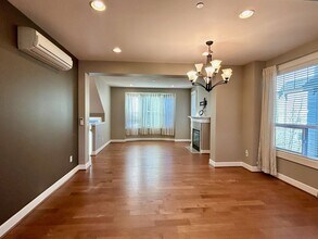 1374 Brooklyn Walk NE in Issaquah, WA - Building Photo - Building Photo