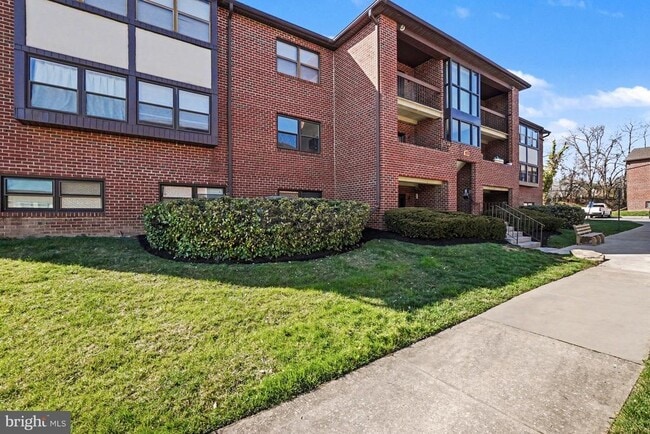 property at 4 Juliet Ln