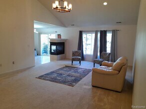 14474 Shadywood Dr in Sterling Heights, MI - Building Photo - Building Photo