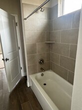 112 Troubador Ln in Poteet, TX - Building Photo - Building Photo