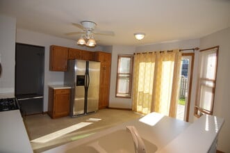 519 Indian Ridge Trail in Wauconda, IL - Building Photo - Building Photo