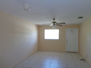 314 SE 16th Pl in Cape Coral, FL - Building Photo - Building Photo