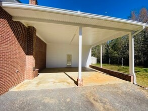 573 Gaulding Rd in La Crosse, VA - Building Photo - Building Photo