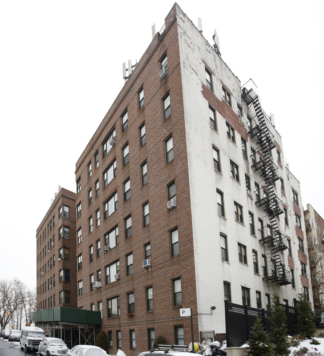 9747 Shore Rd in Brooklyn, NY - Foto de edificio - Building Photo