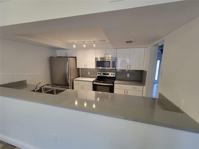 13390 SW 91st Terrace in Miami, FL - Building Photo - Building Photo