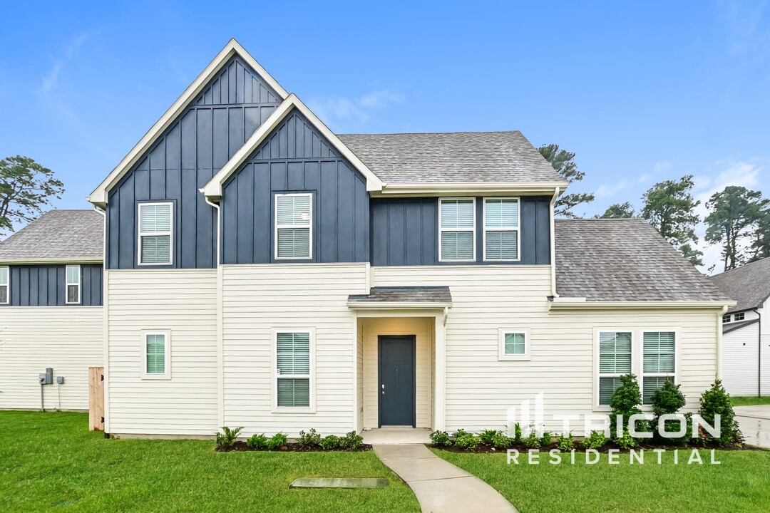 9835 Willow Creek Commerce Dr in Tomball, TX - Building Photo