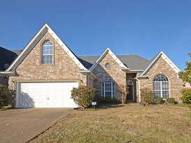 4593 Tulip Run Dr in Memphis, TN - Building Photo