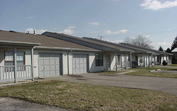 3823 Grove City Rd in Grove City, OH - Building Photo