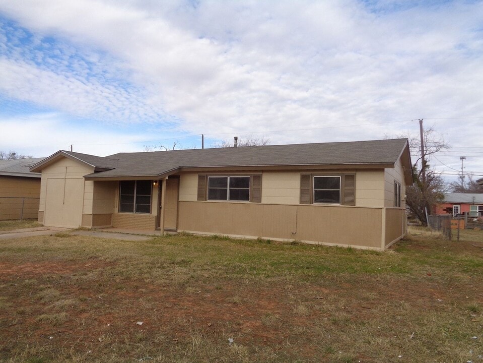 5132 Encino Rd in Abilene, TX - Building Photo