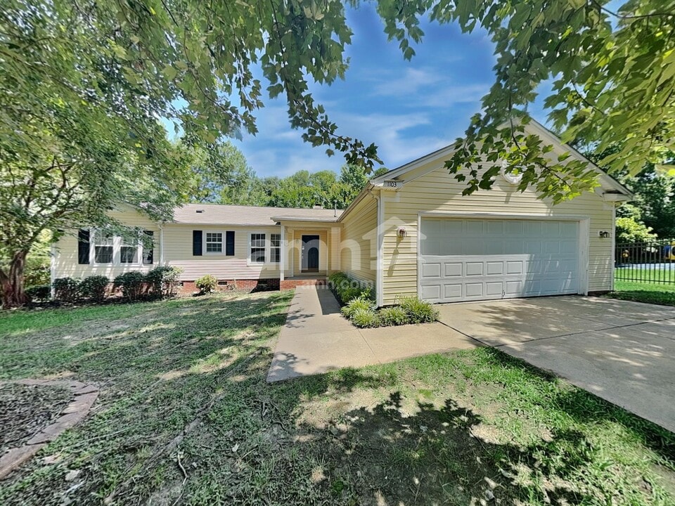 1103 Lexington Pointe Ln in Apex, NC - Building Photo