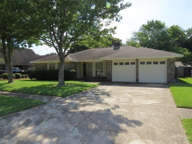 property at 2706 Lufkin Ln