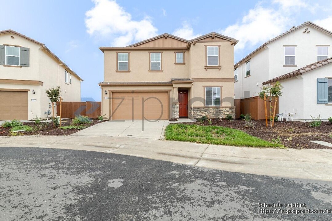 1168 Caraballo Dr in Roseville, CA - Building Photo