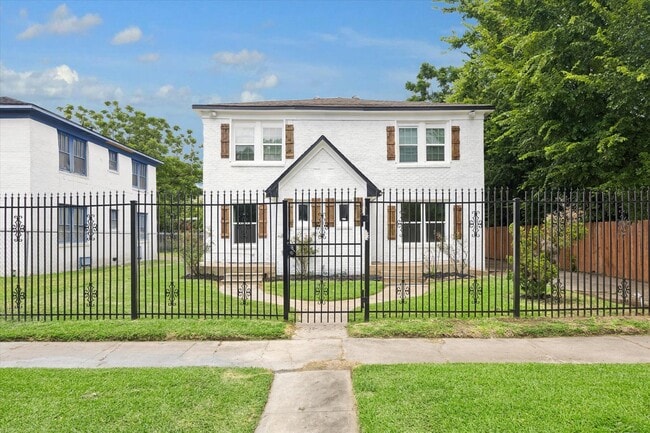 property at 2701 Truxillo St