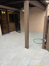 495 W Park Dr in Miami, FL - Building Photo - Building Photo