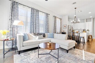 312 N Henderson Ave in Dallas, TX - Building Photo