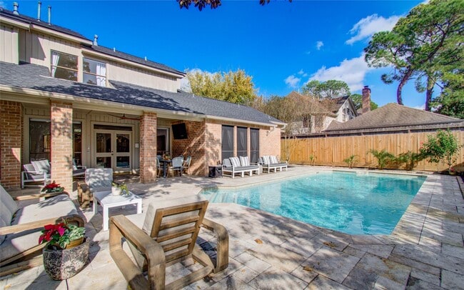 property at 15835 N Barkers Landing Rd