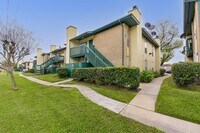 1516 Bay Area Blvd photo'