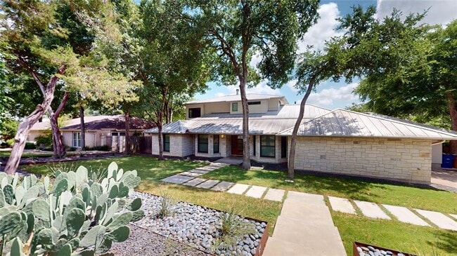 3102 Foxfire Dr in Austin, TX - Building Photo - Building Photo