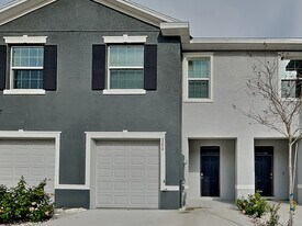5254 Dragonfly Dr in Wildwood, FL - Building Photo