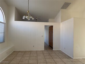 8411 W Rochelle Ave in Las Vegas, NV - Building Photo - Building Photo
