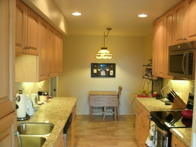 3481 Stancrest Dr in Glendale, CA - Building Photo - Building Photo