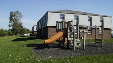 Country Brook Apartments in Decatur, IN - Building Photo - Building Photo