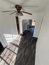 1321 Oak St in Grand Prairie, TX - Building Photo - Building Photo