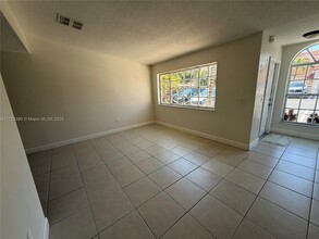 6916 NW 166th Terrace in Hialeah, FL - Building Photo - Building Photo