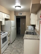 9616 Long Point Rd in Houston, TX - Building Photo - Building Photo