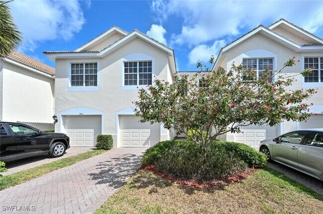 property at 981 Hampton Cir