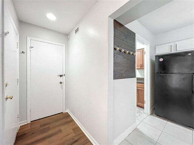 233 Crown Oaks Way in Longwood, FL - Foto de edificio - Building Photo