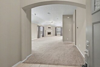 10235 Mills Run Dr in Houston, TX - Building Photo - Building Photo