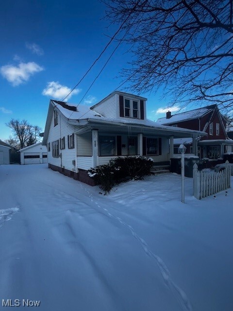 826 Roxbury Ave in Youngstown, OH - Building Photo