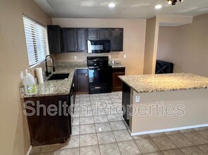 15608 W Acapulco Ln in Surprise, AZ - Building Photo - Building Photo