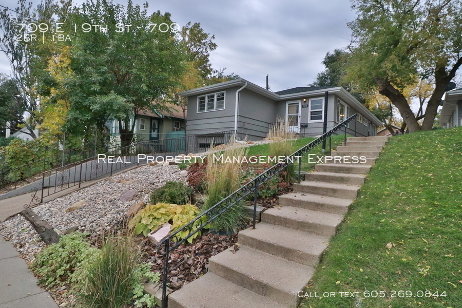 709 E 19th St-Unit -709 in Sioux Falls, SD - Building Photo