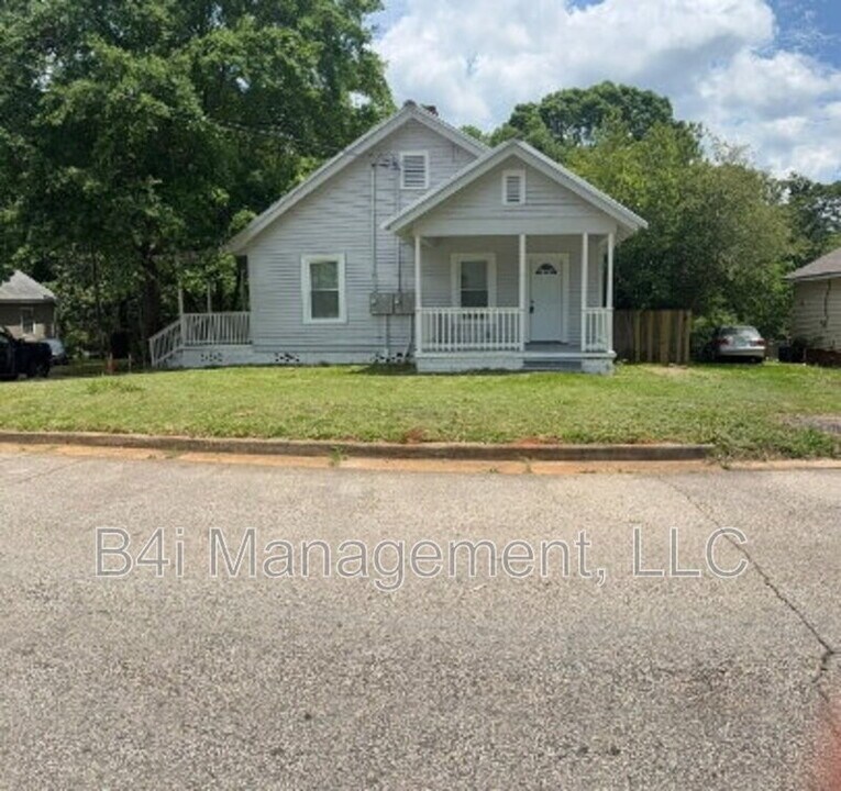 422 Lakeview St in Griffin, GA - Building Photo