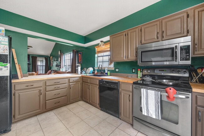 493 Marker Cove in Mary Esther, FL - Building Photo - Building Photo