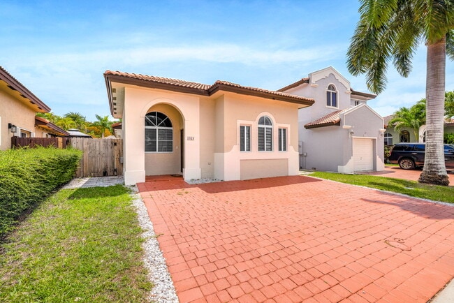 2523 NE 41st Ave in Homestead, FL - Building Photo - Building Photo